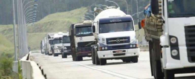 Atitudes que fortalecem as mulheres no transporte rodoviário de cargas