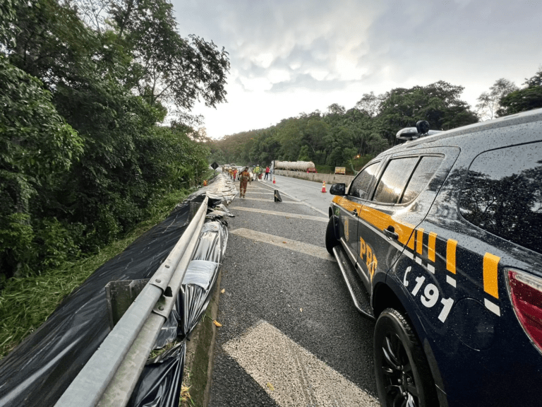 BR-277: bloqueio leva caos ao setor do Transporte de Cargas