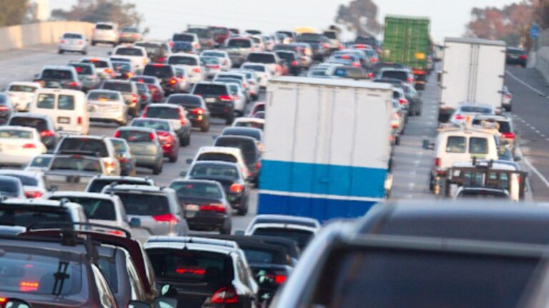 Caminhões têm novas áreas de restrição em São Paulo; confira os locais
