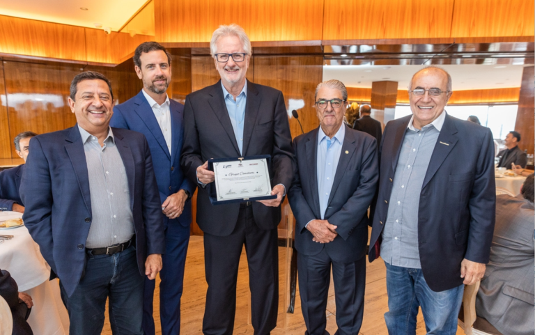 Presidente Francisco Pelucio participa das comemorações dos 65 anos do Grupo Comolatti