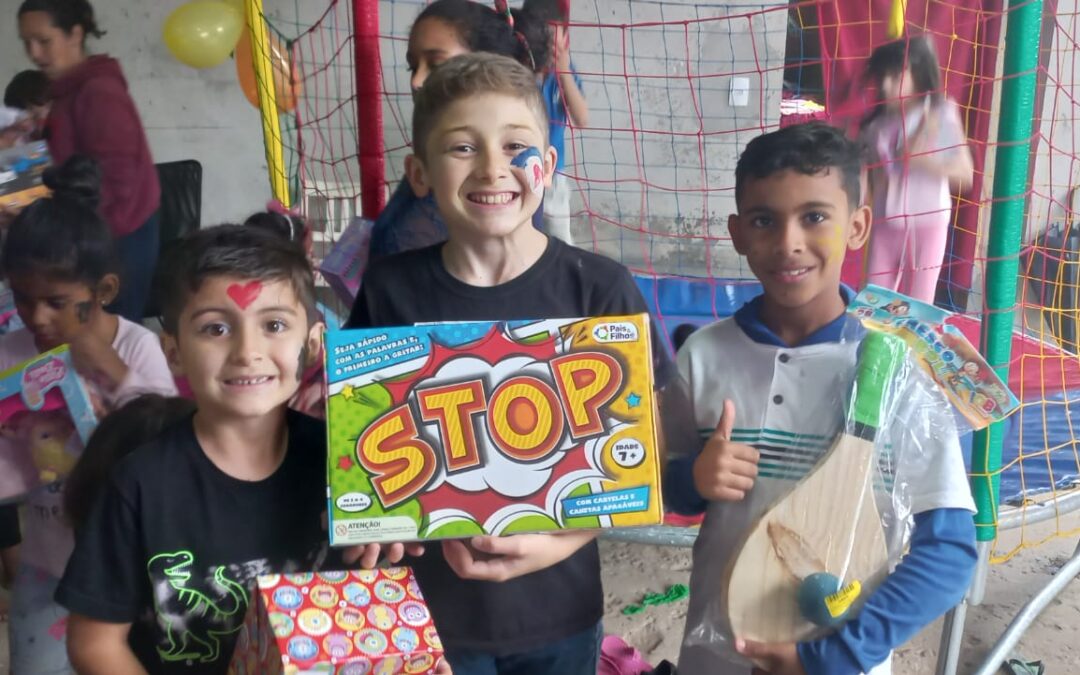 Ação Social da Comjovem Joinville arrecada brinquedos para o Dia das Crianças