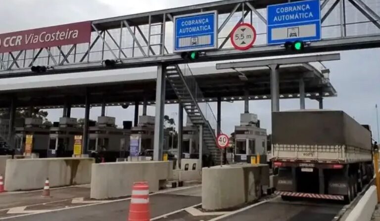 Eixos suspensos em caminhões carregados começam a ser cobrados nos pedágios da BR-101 sul/SC