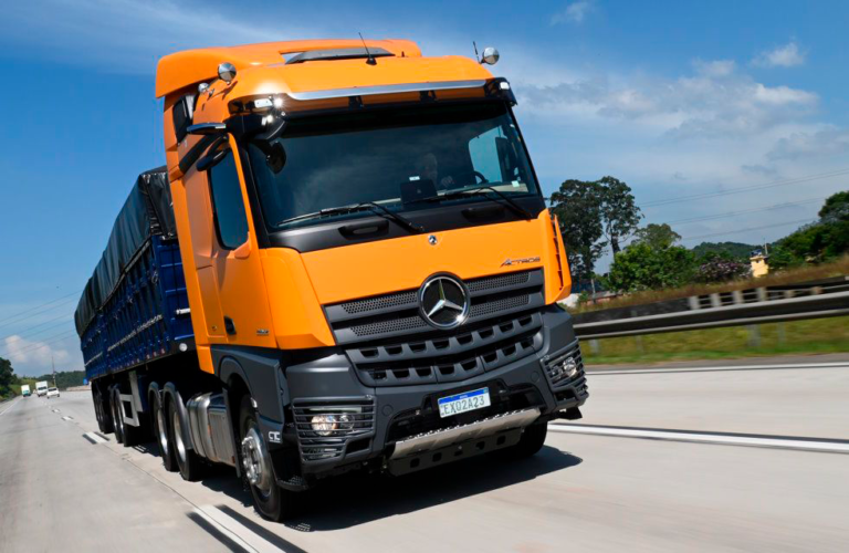 Mercedes-Benz Actros 2653 6×4 ganha configuração para uso severo