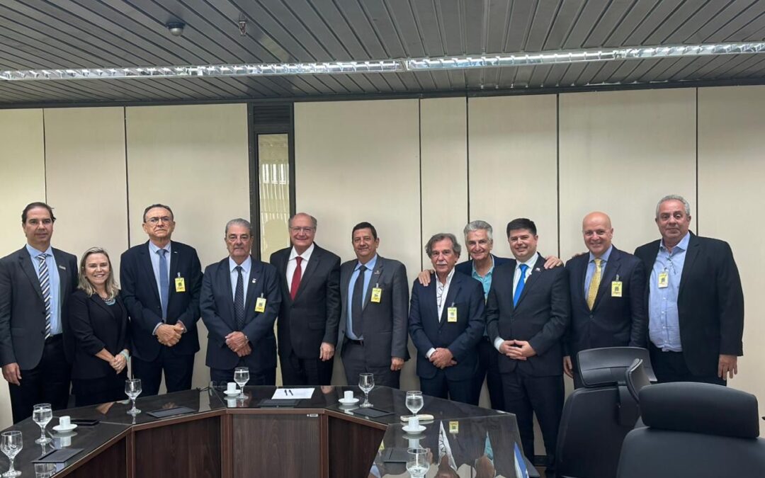 NTC&Logística realiza audiência com o presidente da República em exercício e o ministro dos transportes sobre a MP 1.153/2022 junto com empresários do setor