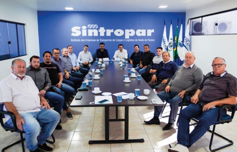 Núcleos da COMJOVEM dedicaram mais de 49 horas em reuniões e realizaram 17 ações sociais impactando cerca de 3.800 pessoas nos meses de abril e maio