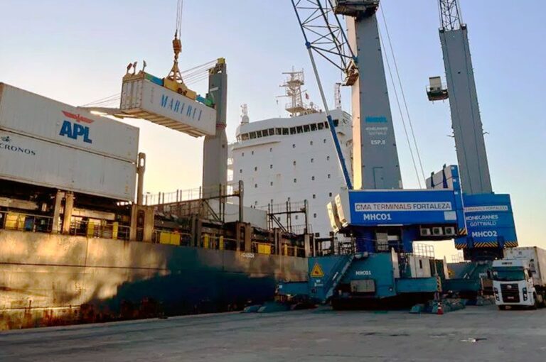 Porto de Fortaleza bate recorde em movimentação de contêineres