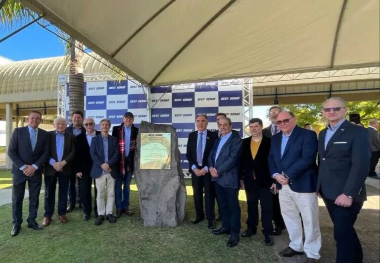Presidente Francisco Pelucio participa em Bento Gonçalves da cerimônia de homenagem do SEST SENAT a Paulo Vicente Caleffi