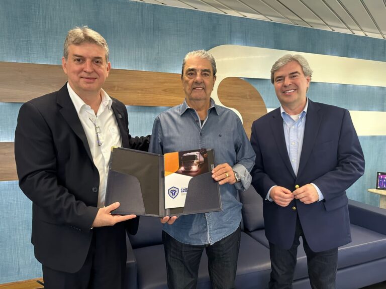 Presidente Francisco Pelucio recebe visita dos representantes do Instituto Carga Segura em São Paulo