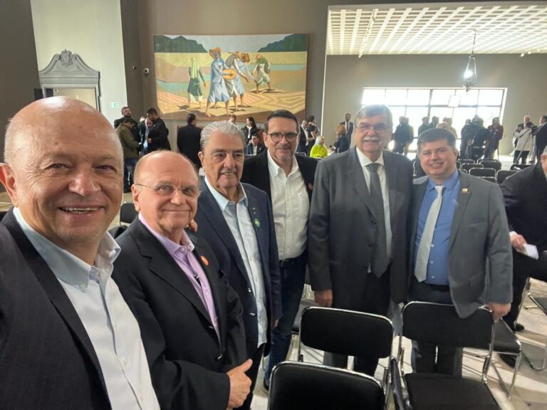 Presidente da NTC&Logística participa em São Paulo do lançamento da Frente Parlamentar do Desenvolvimento Econômico, da Indústria e do Comércio