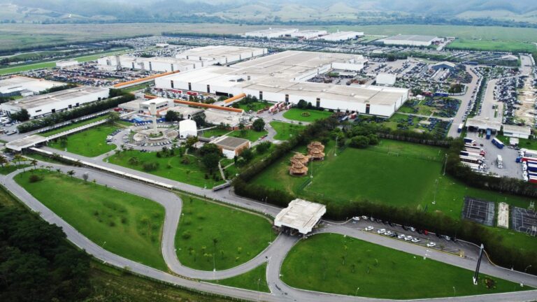 Volkswagen Caminhões e Ônibus cria programa de proteção às mulheres