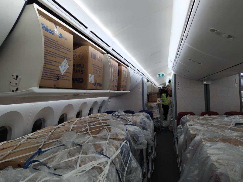 Companhias aéreas trocam transporte de pessoas por carga