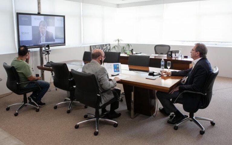 Ministro da Infraestrutura promete modelo logístico adequado às cargas de SC