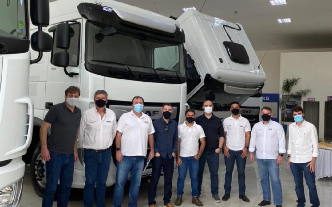 COMJOVEM do Espírito Santo faz visita a concessionária DAF