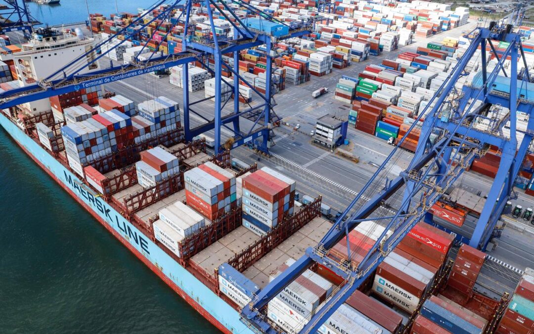 Movimentação de cargas em contêineres aumenta 12% no Porto de Paranaguá