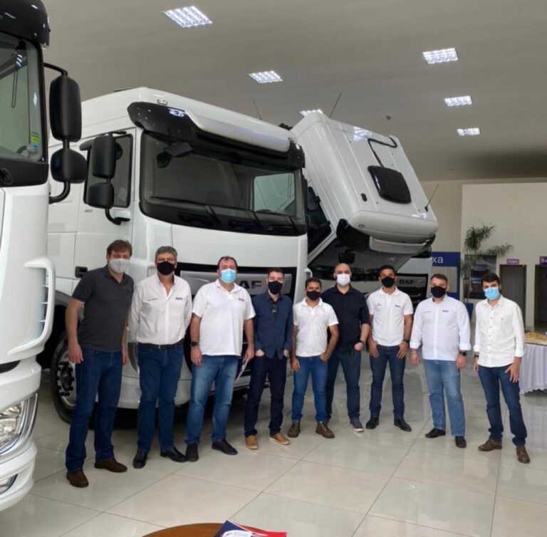 COMJOVEM do Espírito Santo faz visita a concessionária DAF