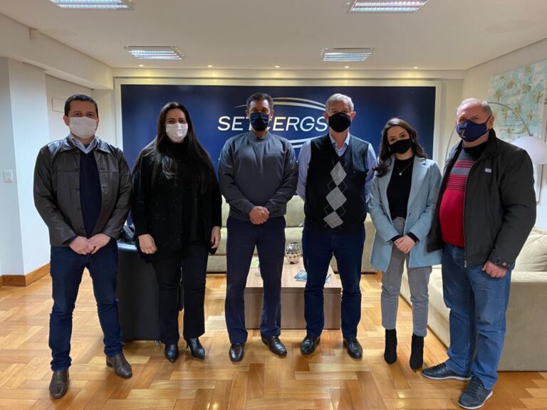 Representantes da ANTT e do SETCERGS discutem soluções para questões que atingem transportadores de todo país