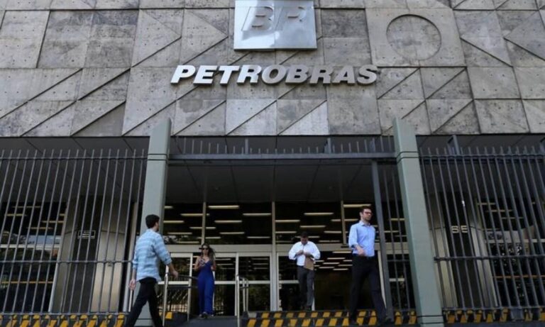 Petrobras anuncia novo reajuste no preço da gasolina, que já subiu 51% este ano