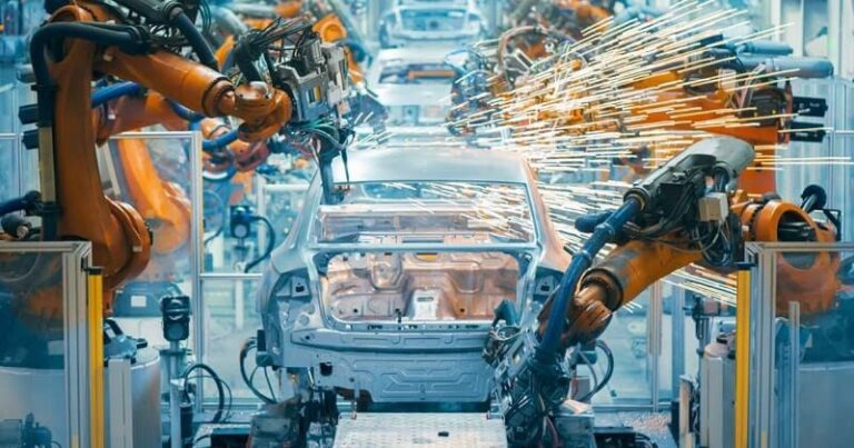 Indústria automobilística se reinventa em meio à crise dos semicondutores e traz opções de serviços para o consumidor