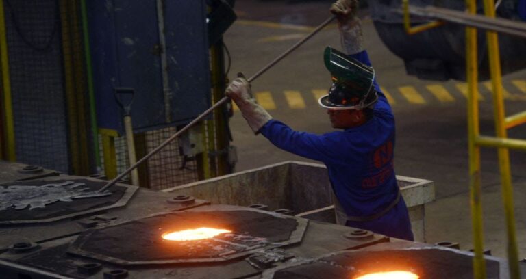 Indústria do aço volta a ter produção no nivel pré-pandemia