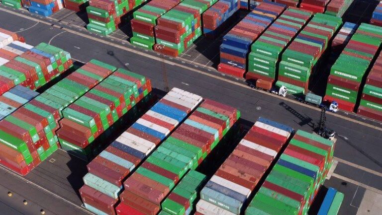 Sem contêiner e frete marítimo caro: pior crise logística da história deve durar anos