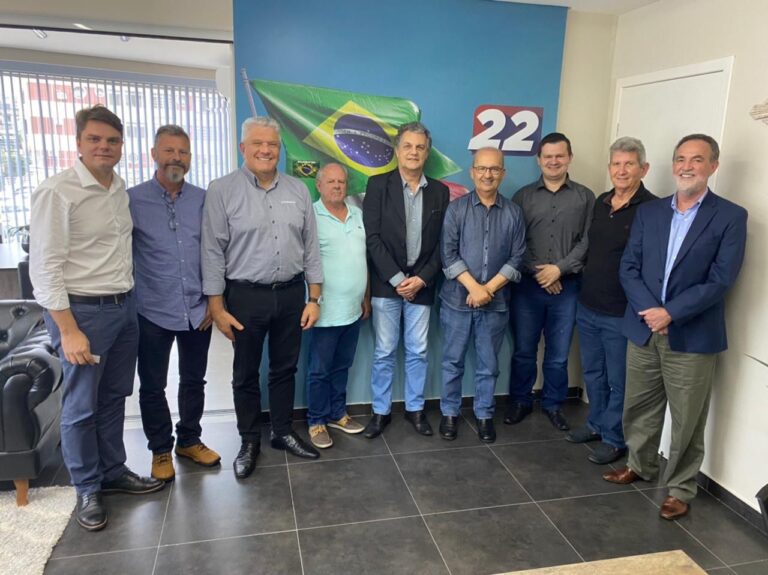 Fetrancesc lidera reunião sobre self-service em postos de combustíveis com senador Jorginho Mello