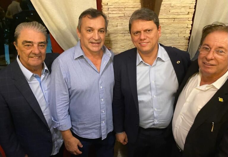 Presidente Francisco Pelucio participa de evento com o Ministro da Infraestrutura em Santos