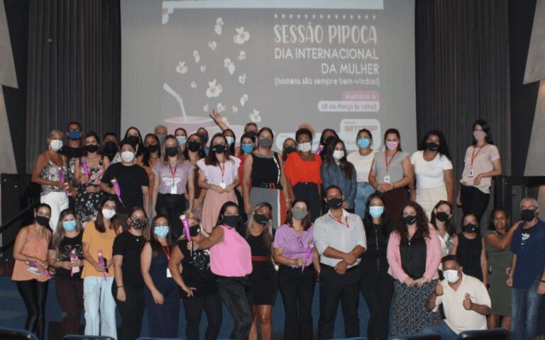 SETCESP promove sessão pipoca para as mulheres do Palácio dos Transportes