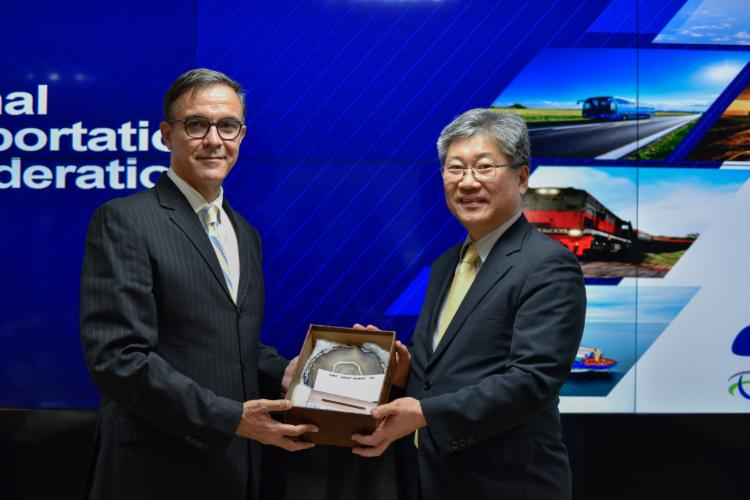 CNT e Fórum Internacional de Transporte debatem o transporte brasileiro