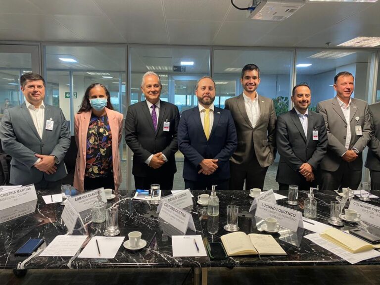 Diretoria da ANTT recebe representantes da NTC&Logística em Brasília