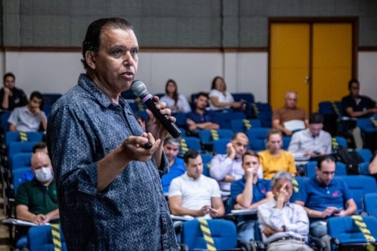 Assessor técnico da NTC&Logística realiza palestra no SETCARP sobre cálculo do frete e reúne executivos do TRC