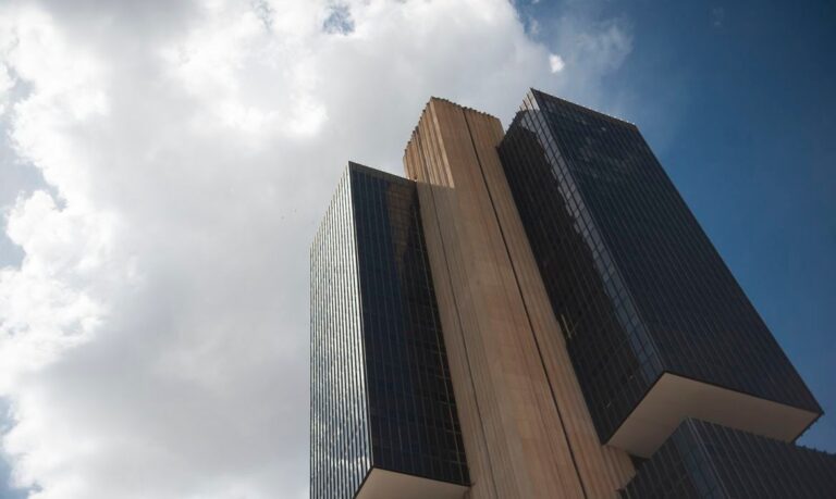 Entidades se manifestam após anúncio de aumento da Selic