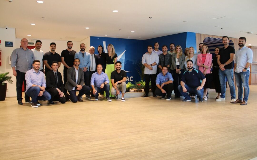 Integrantes da COMJOVEM participam de visita na sede da Autotrac em Brasília