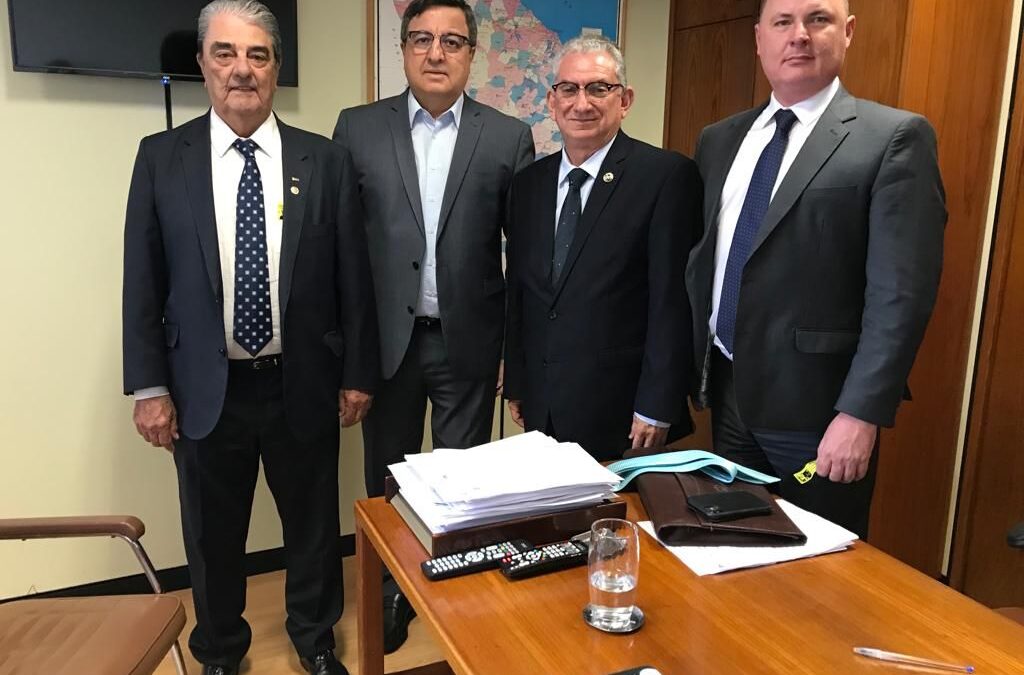 Presidente Francisco Pelucio participa de audiência com o deputado Danilo Forte