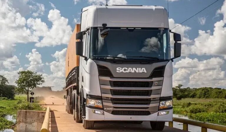 Scania R 500 6×4 e R 540 6×4 são os caminhões pesados mais valorizados do Brasil