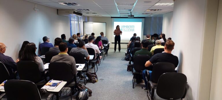 TRANSCARES lança curso sobre a jornada de trabalho do motorista profissional