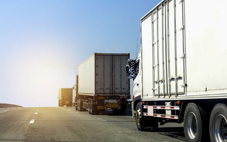 TI, transporte de cargas e férias ajudam a explicar alta de 1,1% dos serviços em julho, diz IBGE