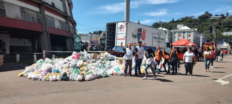 Banco de Alimentos recebe 27 toneladas de doações na final do brasileirão feminino