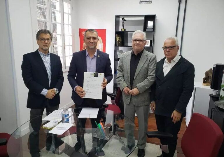 Candidatos ao Governo do Estado do Rio Grande Sul recebem pleitos do setor