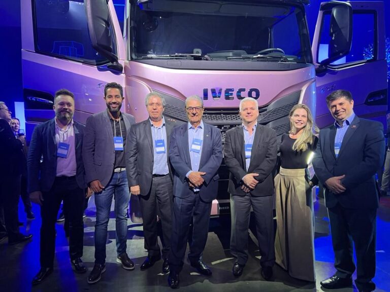 Presidente Francisco Pelucio participa do lançamento do S-Way da Iveco em Belo Horizonte