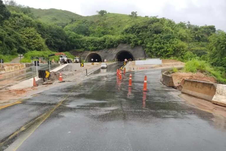 Trecho da BR-381 ameaça desabar