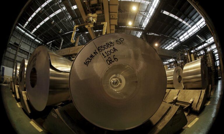 CNI: faturamento da indústria de transformação tem alta em novembro