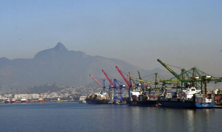 Porto do Rio vai reajustar tarifas congeladas desde 2016