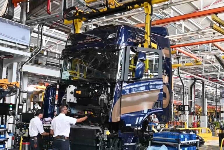 Scania mostra processo de fabricação do último caminhão Euro 5 produzido pela montadora