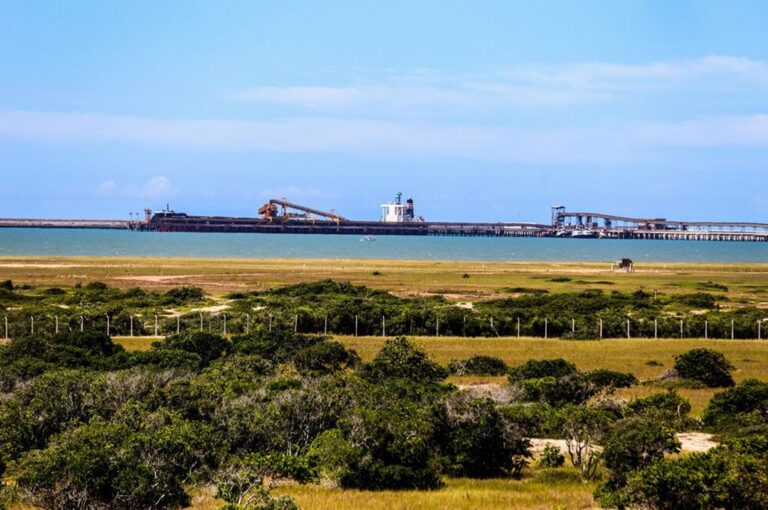 Portos movimentam 174 milhões de toneladas até fevereiro, queda de 3,07%