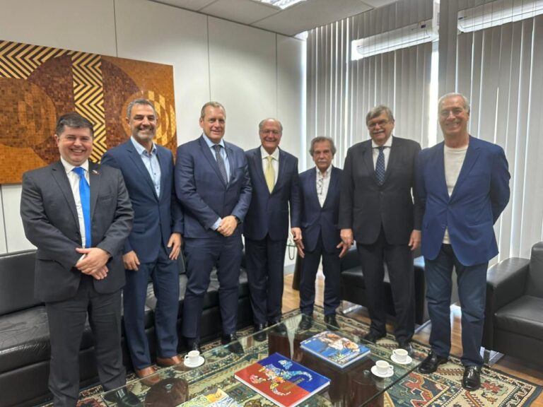 NTC&Logística é recebida no gabinete do presidente em exercício, Geraldo Alckmin em Brasília