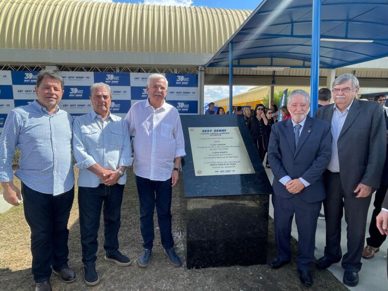 Presidente Francisco Pelucio participa da homenagem ao empresário Laércio Lourenço no SEST SENAT de Jacareí (SP)