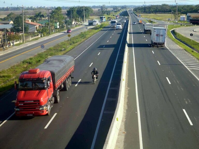 Faltam pesquisas para incentivar o transporte rodoviário de carga a cumprir metas da ONU