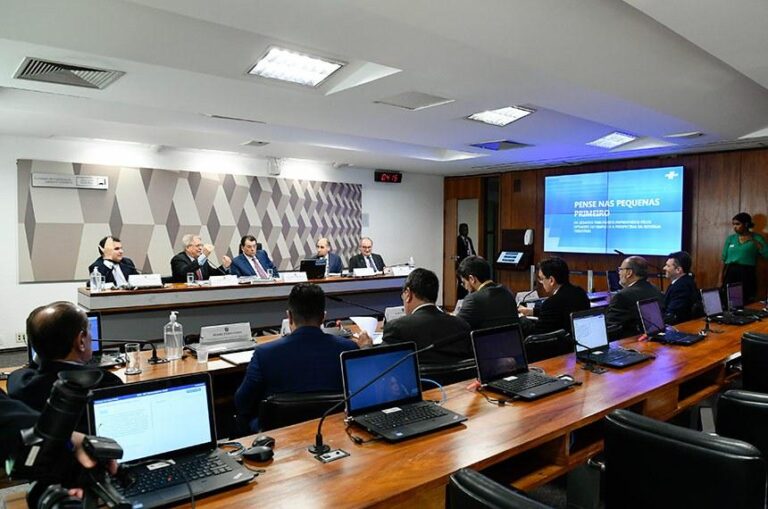 Audiência alerta para complexidade e aumento da carga na reforma tributária