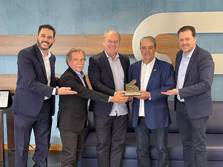 Presidente da NTC&Logística recebe visita do presidente do Sicredi em São Paulo