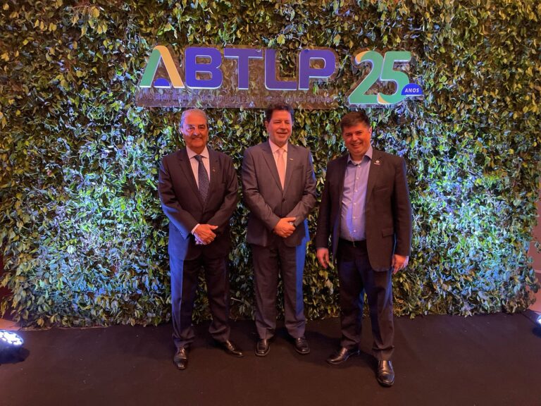 Presidente Francisco Pelucio participa da comemoração dos 25 anos da ABTLP em São Paulo